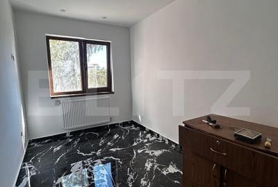 Apartament cu 3 camere, decomandat, etaj 2, zona 9 Mai - 1