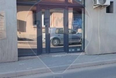 Spațiu comercial, de 42 mp, în Central - 1