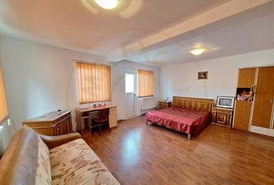 Casa Pitesti cu deschidere la Bulevard - 4