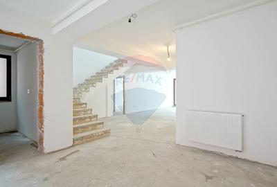 Penthouse cu 4 camere semidecomandat în Schei - 10