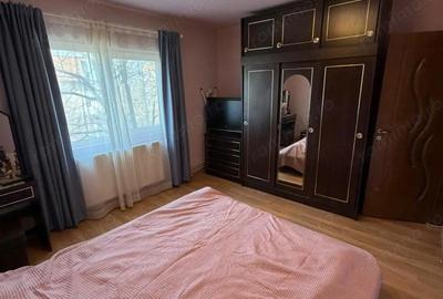 Apartament cu 2 camere decomandat în Vlădeasa - 3