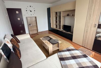 Apartament cu 2 camere decomandat în Între Lacuri