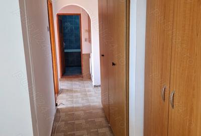 Apartament cu 3 camere decomandat în Micro 12 - 5