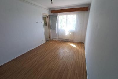 Dragos Voda, garsoniera , etaj 2 - 4