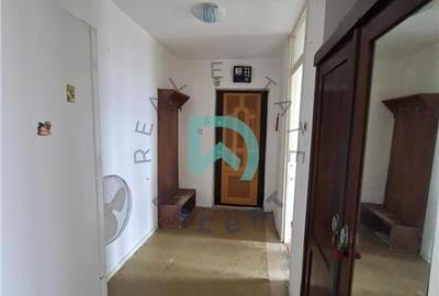 Apartament cu 2 camere decomandat în Uzina 2 - 7