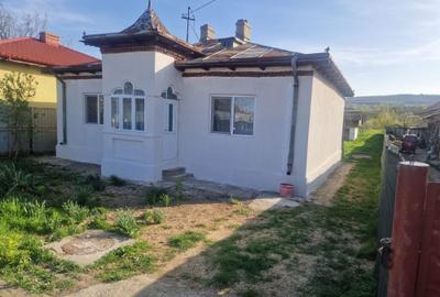 Casă cu 4 camere în Central - 1