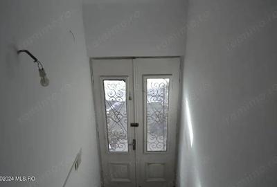 Pitesti - Targul din Vale, Birouri de inchiriat la etaj, 163 mp utili - 2