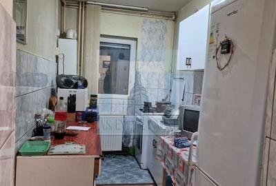 Apartament cu 2 camere decomandat în Tractorul - 4