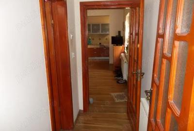 Casă cu 4 camere în Ghirodei