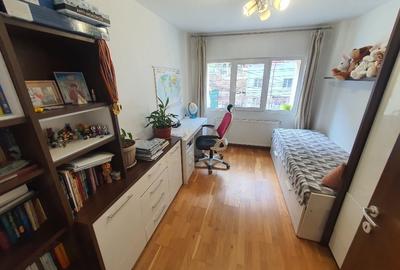 Apartament cu 3 camere decomandat, mobilat în Central - 12