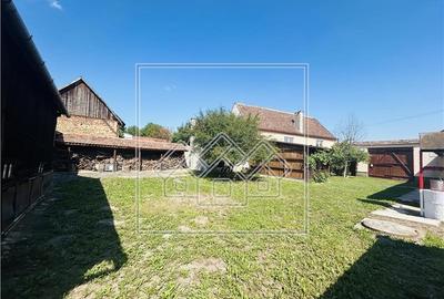 Casa in Sibiu - Vurpar - 2 constructii in curte - Gradina mare - 15