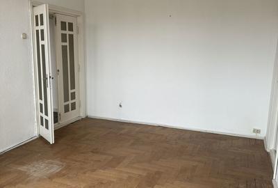Apartament cu 4 camere decomandat în Central - 8