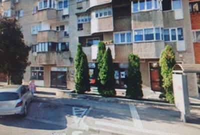 Ofer pentru inchiriere spa?ii comerciale - 1