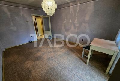 Apartament decomandat 4 camere 4 balcoane 2 bai etaj 1 Central Sibiu - 12