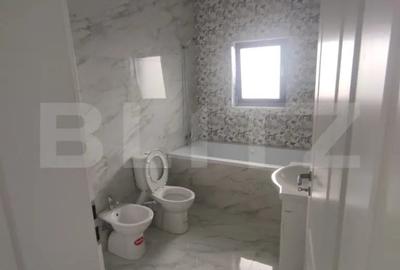 Casă cu 4 camere cu Teren 400 Mp în Central