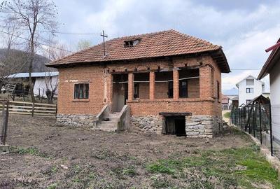 Casă cu 2 camere cu Teren 400 Mp în Corbi - 2