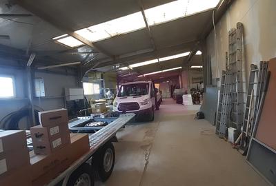 Spațiu industrial, de 1,250 mp, în 1 Decembrie - 22