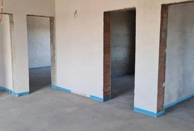 Casă cu 3 camere cu Teren 700 Mp în Central - 1