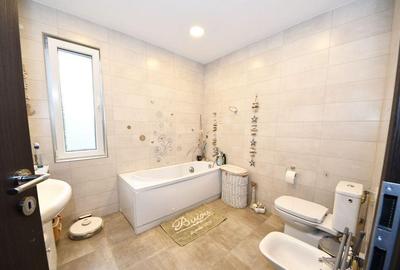 Casă cu 5 camere cu Teren 500 Mp în Ultracentral