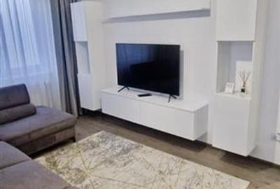 Apartament cu 3 camere decomandat, mobilat în Tractorul