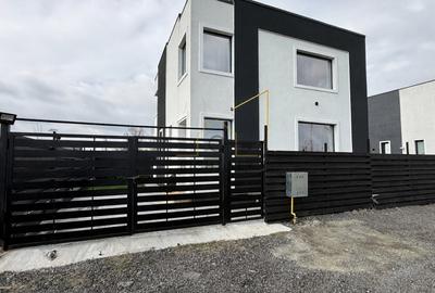 Casă individuală cu 4 camere cu Teren 250 Mp în Clinceni - 1