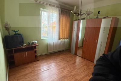 Casa de vanzare, cu 3 camere, doua bucatarii+teren in Simeri - 3