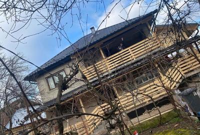 Casă cu 4 camere în Central - 1