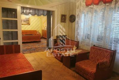 Casă cu 5 camere cu Teren 1571 Mp în Bucovăț (Remetea Mare) - 1
