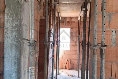 Casă cu Teren 380 Mp în Central