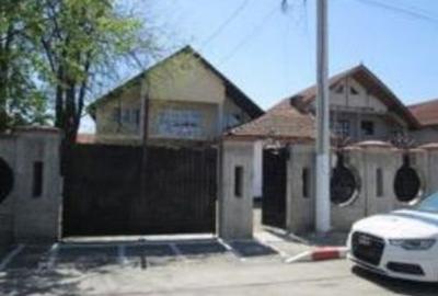 Casă cu 5 camere cu Teren 670 Mp în Central