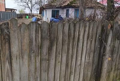 Vind teren cu casa demolabila , - 1
