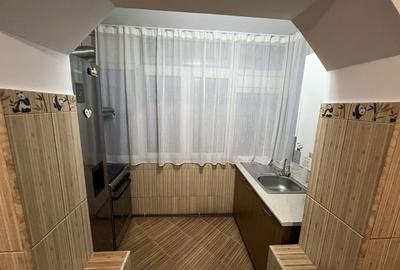 Apartament cu 3 camere decomandat în Central - 2