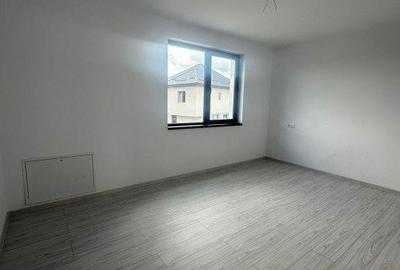 Casă cu 6 camere cu Teren 280 Mp în Central - 3