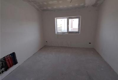 Duplex cu 4 camere cu Canalizare în Moșnița Nouă - 3