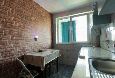 Apartament cu 2 camere decomandat, mobilat în Fizicienilor