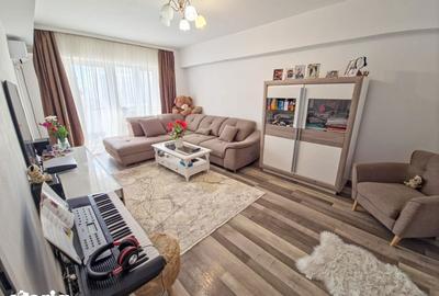Apartament cu 3 camere decomandat în Calea București