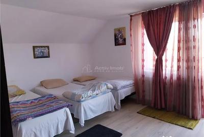 Casă cu 10 camere cu Teren 300 Mp în Vulcan - 2