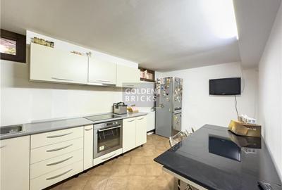 Casă individuală cu 6 camere cu Canalizare în Domenii - 4