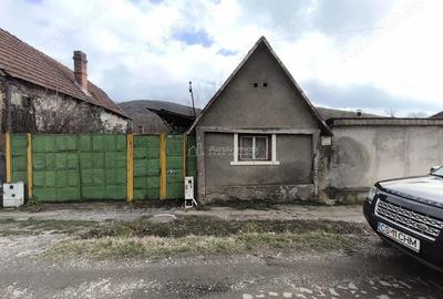 Casă cu Teren 597 Mp în Central