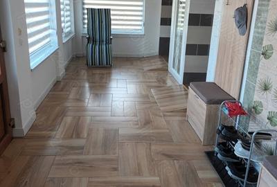 Casă cu 6 camere cu Teren 3100 Mp în Ineu - 1