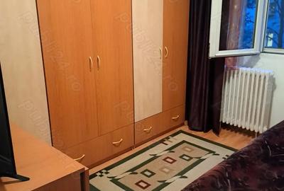 Proprietar, inchiriez apartament 3 camere,metrou titan - 7
