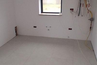 Casă cu 3 camere în Bălești - 1