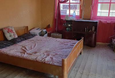 Casă cu 2 camere cu Teren 1400 Mp în Cheșa - 1