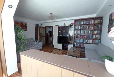 Apartament cu 3 camere decomandat în Titan - 5