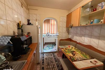Apartament cu 2 camere decomandat în Podul de Fier