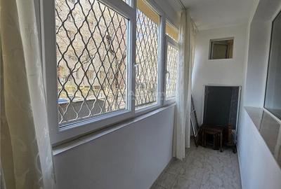 Apartament cu 3 camere decomandat în Tei - 12