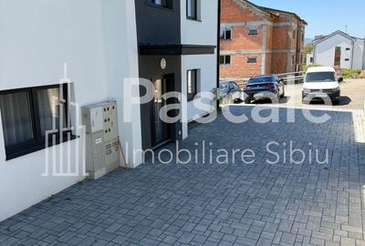 Apartament cu 3 camere în Cristian - 1