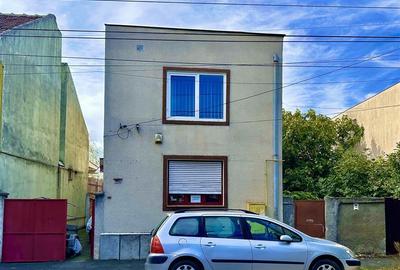 Casa cu 4 camere , Arad, zona Parneava. Str. Gheorghe Doja - 2