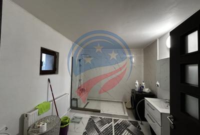 Casă cu 6 camere cu Canalizare în Exterior Est - 10