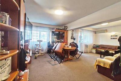 Apartament decomandat, cu balcon-terasă pătrată de 9,1 mp  - 12 m